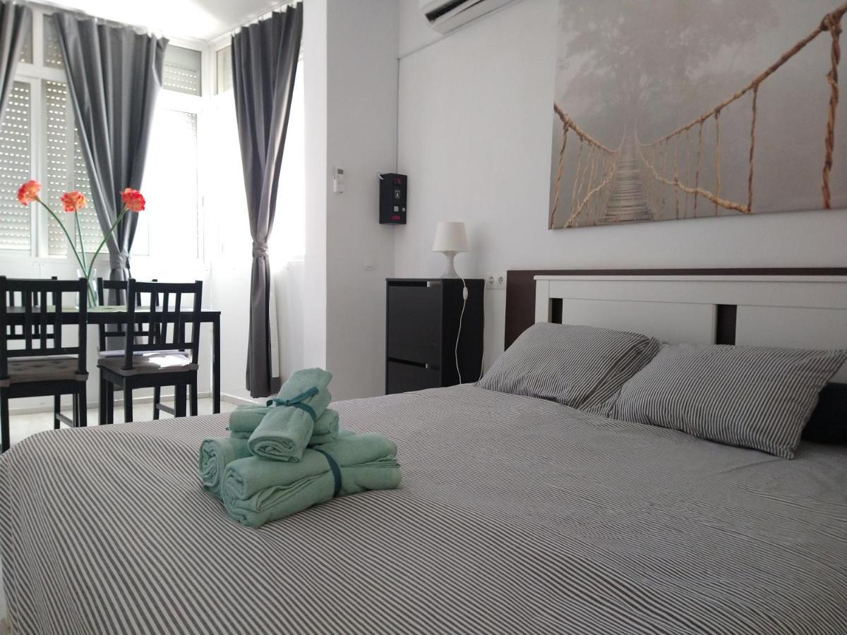 Amplio Estudio,Vista Mar Y Montana, A Pasos Del Centro Torremolinos Ngoại thất bức ảnh