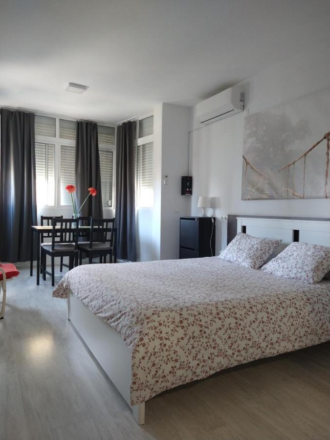 Amplio Estudio,Vista Mar Y Montana, A Pasos Del Centro Torremolinos Ngoại thất bức ảnh