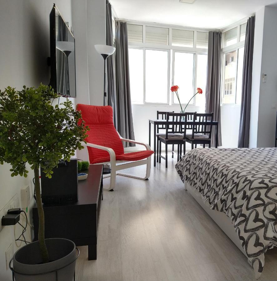 Amplio Estudio,Vista Mar Y Montana, A Pasos Del Centro Torremolinos Ngoại thất bức ảnh