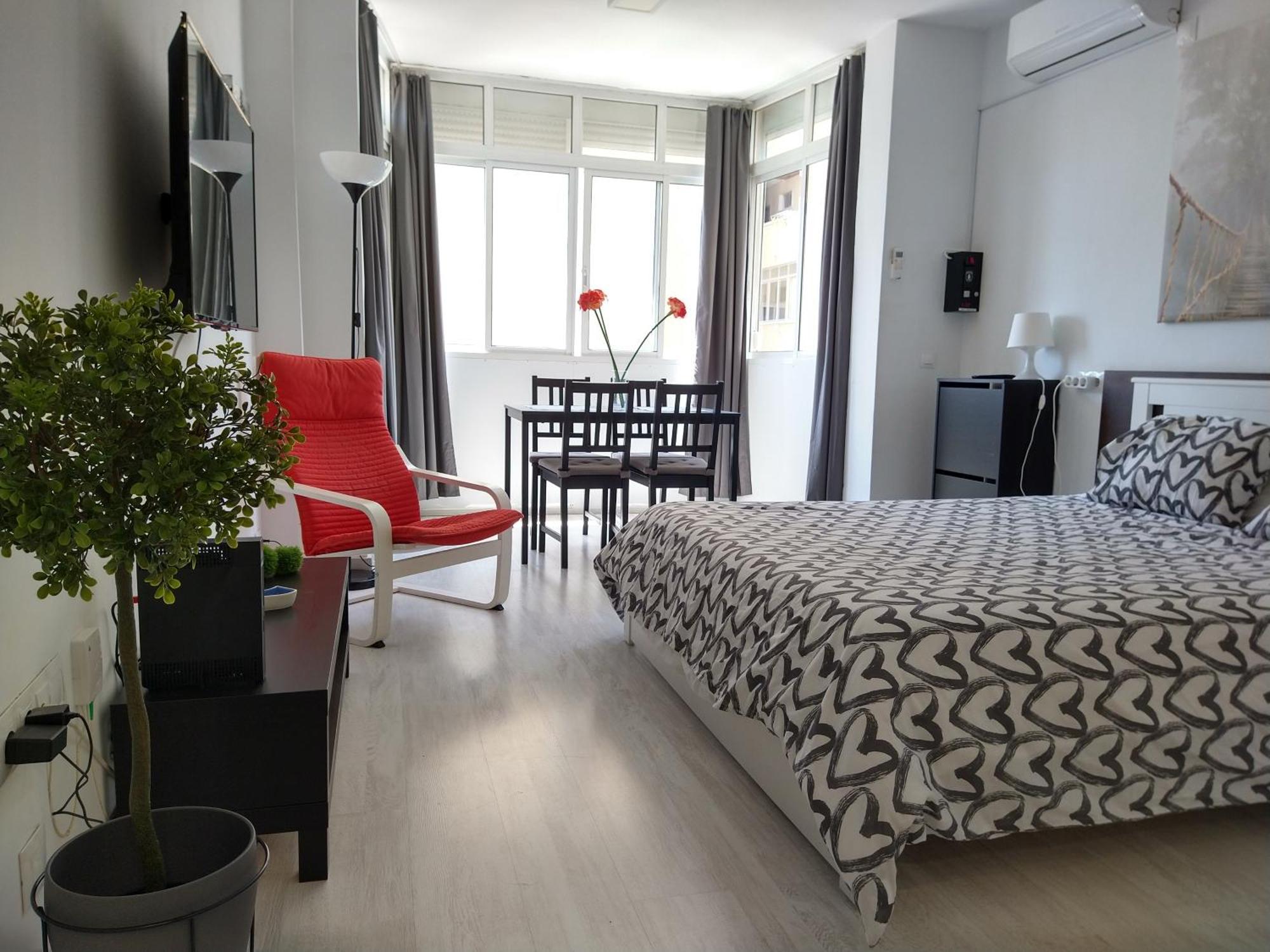 Amplio Estudio,Vista Mar Y Montana, A Pasos Del Centro Torremolinos Ngoại thất bức ảnh